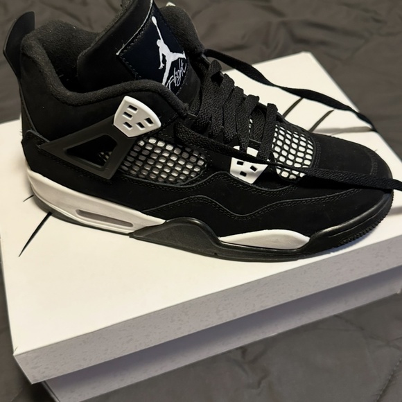 White Thunder Jordan 4s - Size 6&1/2